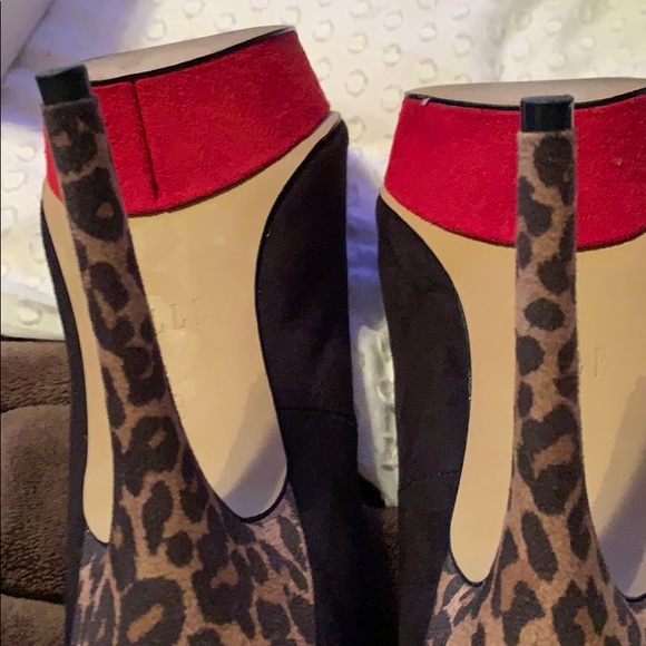 Red platform with animal print heel - Picture 6 of 8